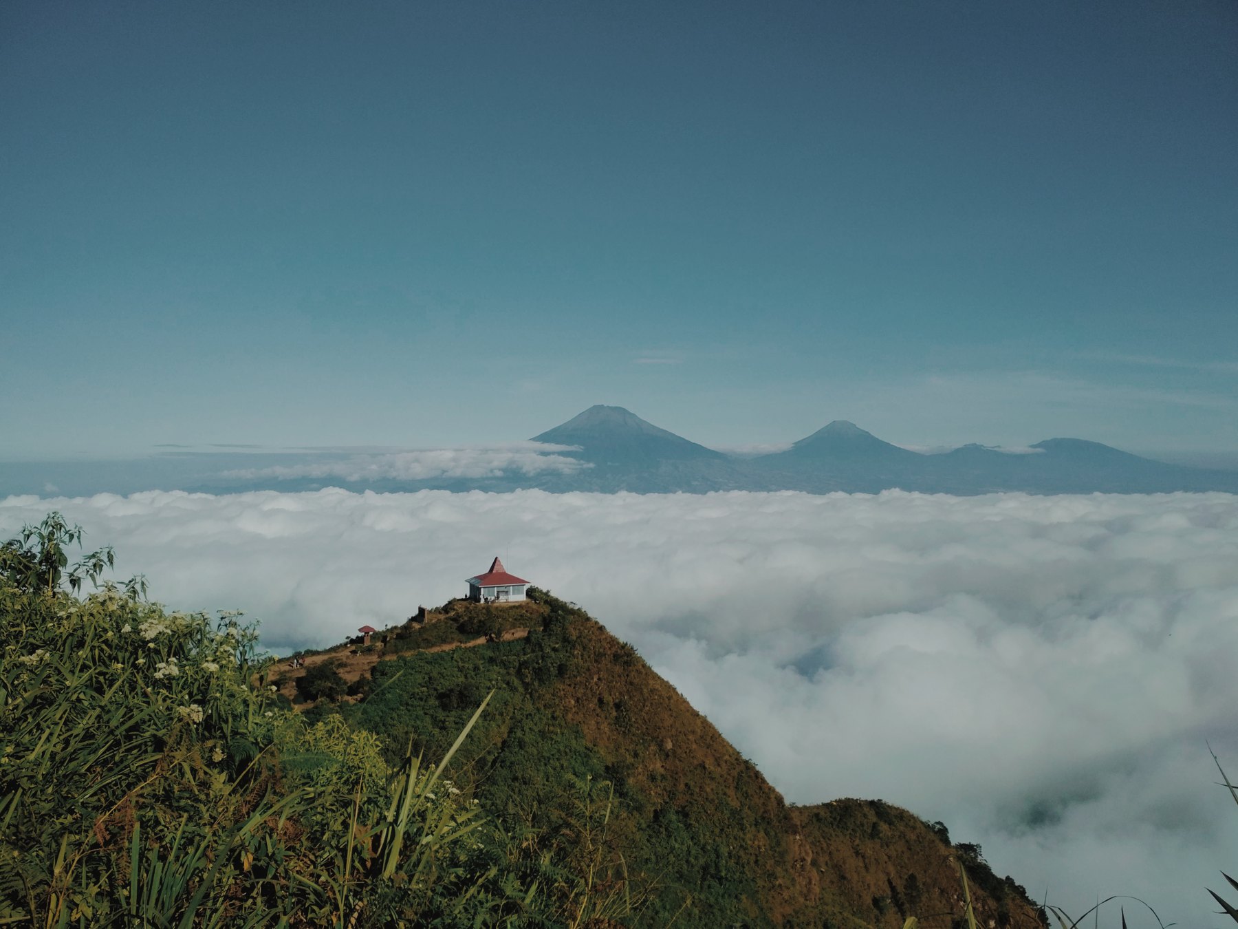 Punggungan Gunung Andong di Magelang
